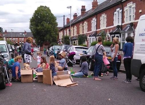 MarcusBelben's tweet photo. #play on our mean streets @Playday2015 #playingout #playday2015 @KingsHeathRF @Sus_Mo #ubgreen http://t.co/cVqRTMIuCn http://t.co/eUnVToEBoJ