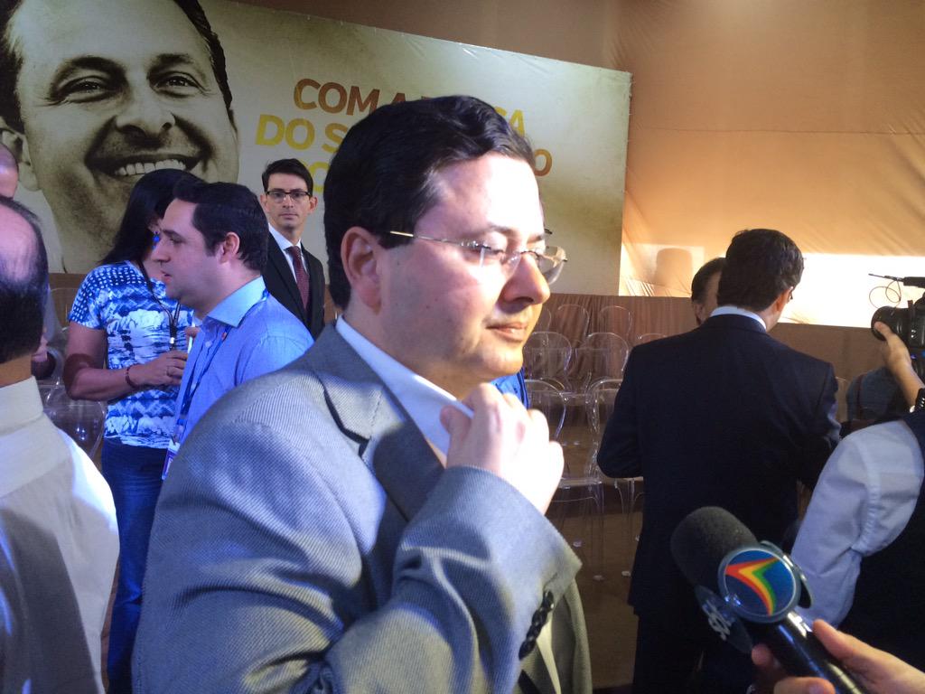 jc_pe's tweet image. #JCPolitica Antônio Campos, irmão de Eduardo, lembra também que Arraes morreu em agosto. #SemanaEduardo