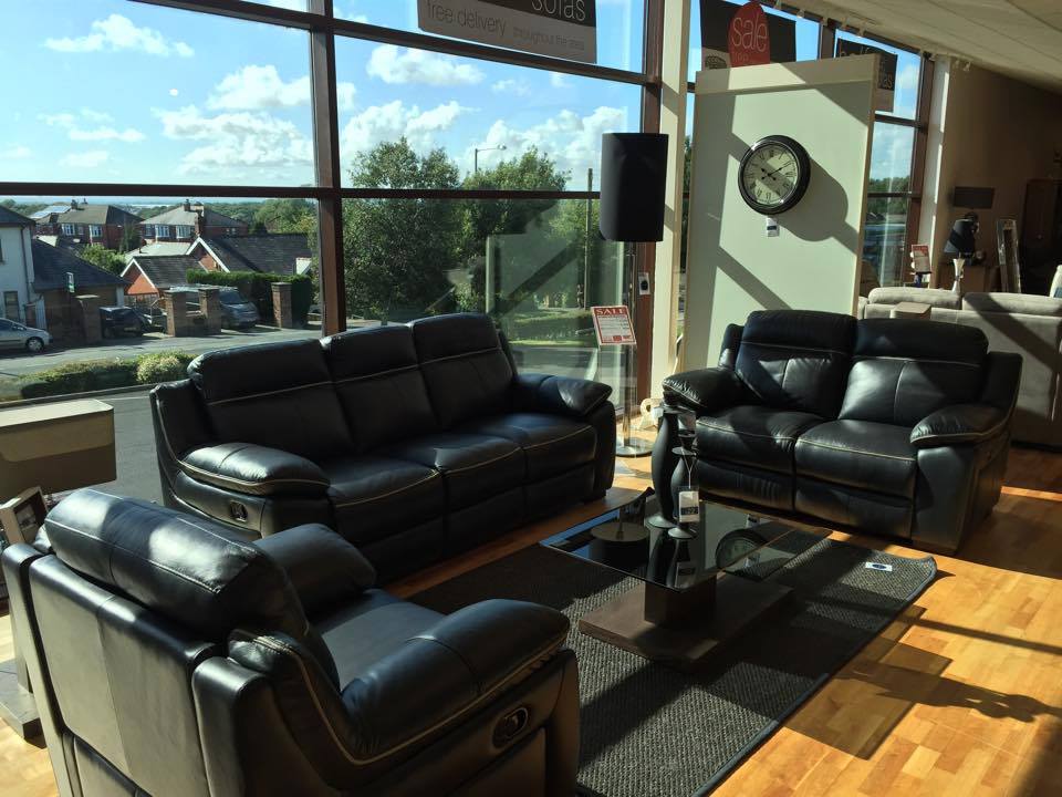 DoorwayToValue's tweet image. What do you think to our new super stylish and comfy leather displays? #qualitysofas