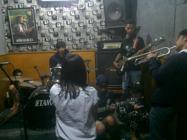 <a href="/RoseSteady_id/">ROSE STEADY OFFICIAL</a> ready to SeptemberSound2015 <a href="/crazymasha22/">CRAZY MASHA</a> <a href="/Filosofi_Band/">Filosofi</a> <a href="/skawanpoek/">SKAWANPOEK_BDG</a> <a href="/ReggLine/">ReggLine</a> <a href="/DeHelden1/">DEHELDEN OFFICIAL</a> @MJskapunk