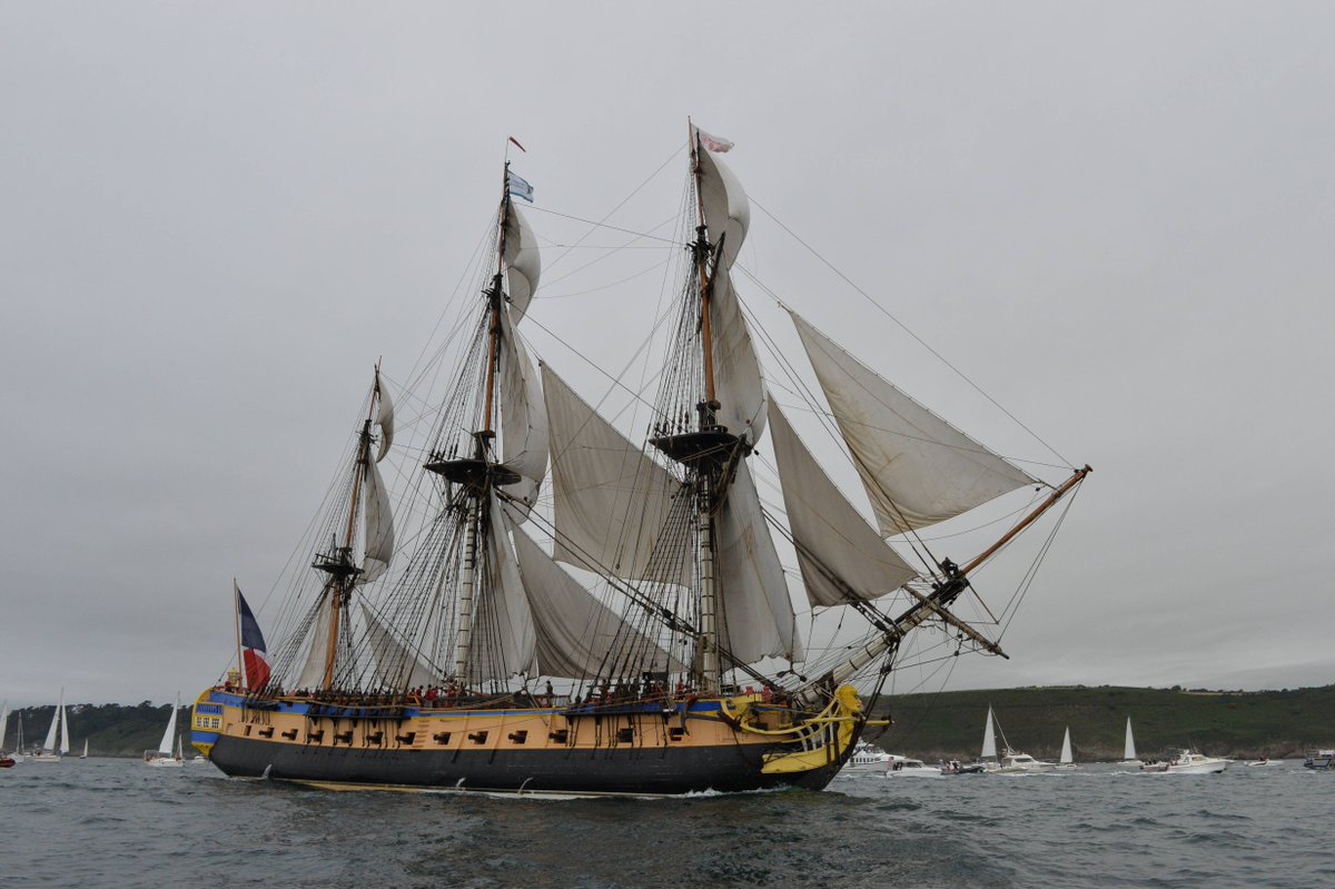 OuestFrance's tweet photo. L'Hermione est à quai à Brest ! http://t.co/n34sazOVWQ http://t.co/3ztk5rgfma