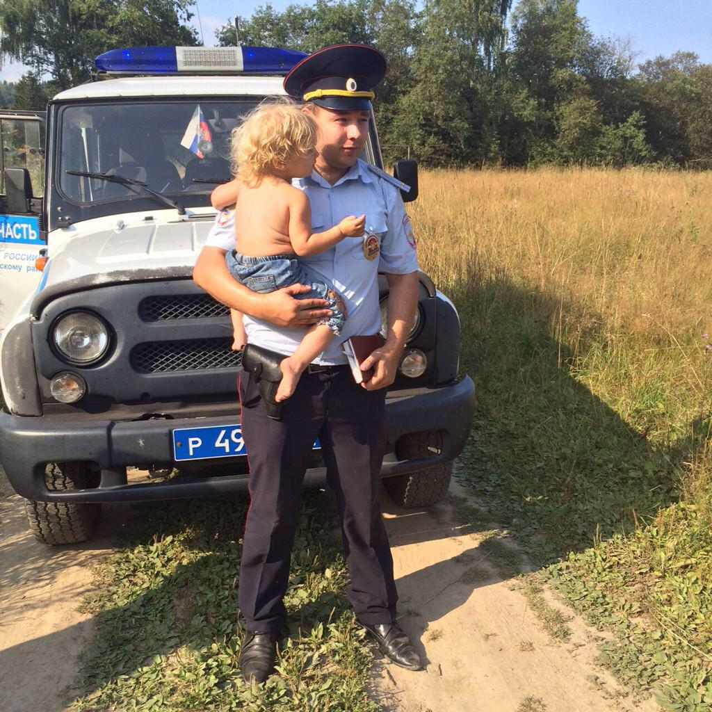 Вот так выглядит крутой мент. По настоящему крутой!