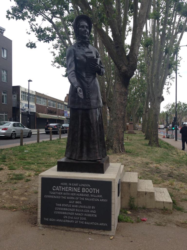Statue of Catherine Booth,co-founder of Salvation Army erected on MileEnd Rd 36yrs after her husband's! <a href="/FeministPics/">Feminist Pics</a>