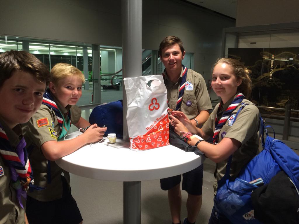 CarparkKings's tweet photo. Mad rush for charging points at Osaka airport #23wsj2015 #japan2015 @ukcontingent http://t.co/UVuDEDjWI4