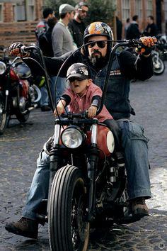 custommotorcyle's tweet photo. There is no age of the motor. Simple example.
#baby #biker #bobber #choppers #custom http://t.co/imqIeQvLmg