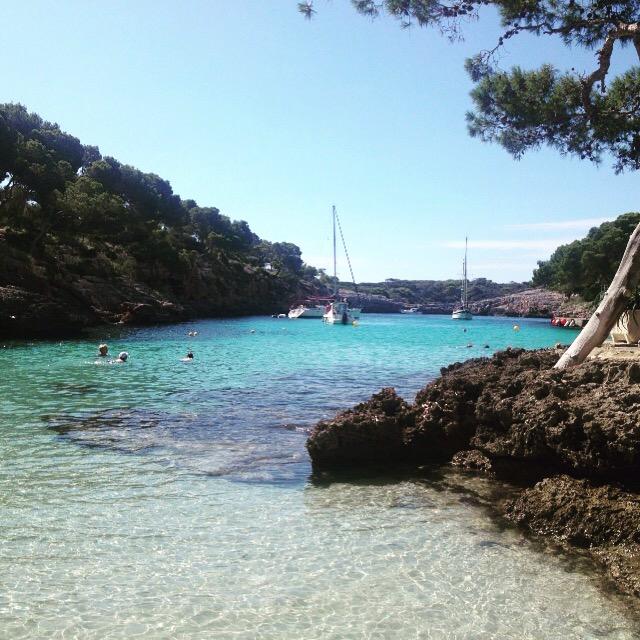 MariaMorozova55's tweet photo. Paraíso 💙🐠🏊 #mallorca #calamitjana http://t.co/dX1r5nuv1o