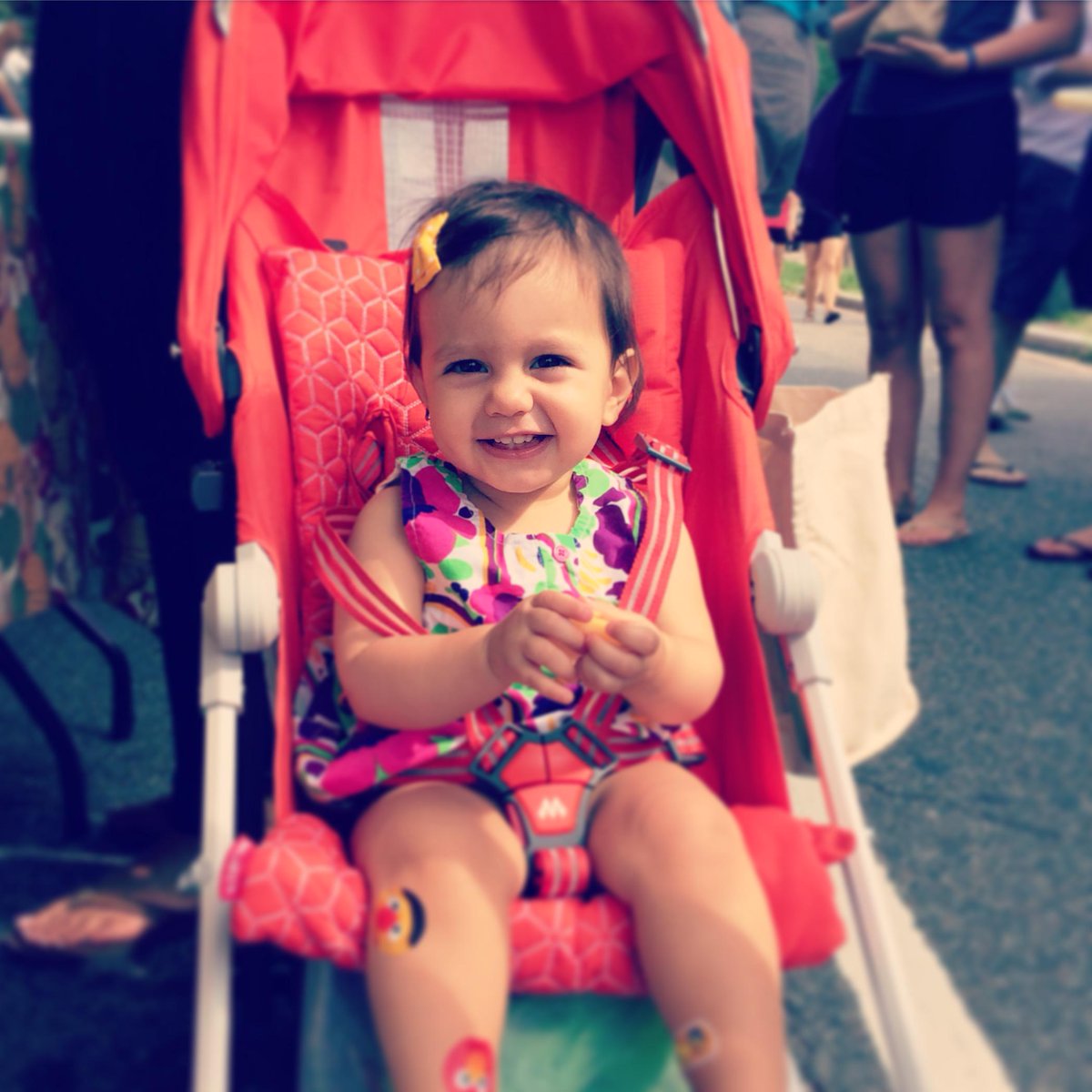 MaclarenGlobal's tweet image. Little Aryana enjoying the sunny day at the farmer’s market in her Mark ll #maclarenbaby #markll #activeparent #baby