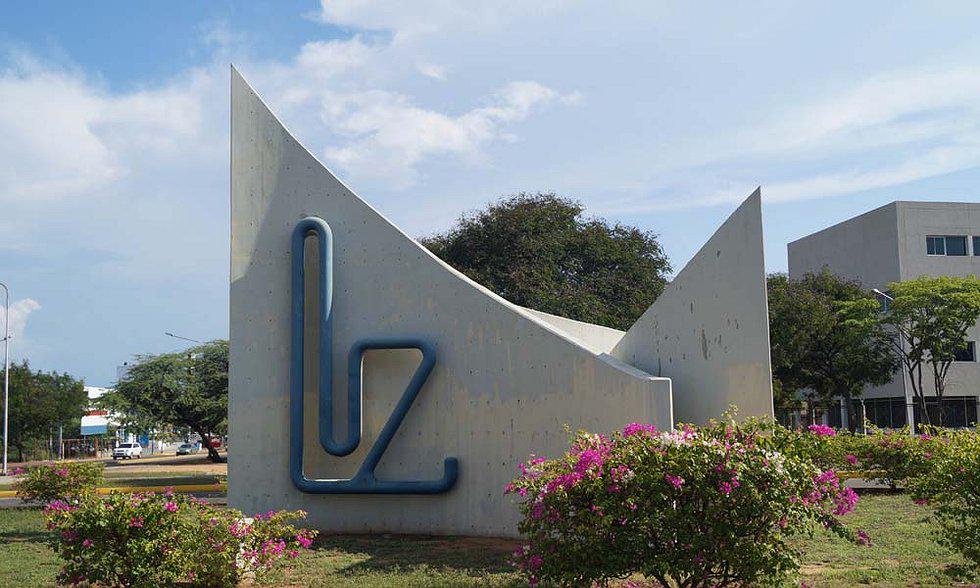 contrapuntovzla's tweet photo. Steven Bermúdez: “La deriva universitaria, como medusa, está llena de tentáculos” http://t.co/JZwVAgKd1y #Opinión http://t.co/JFFiRzRFbP