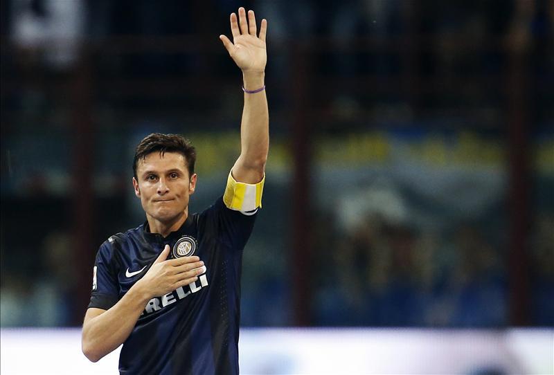 SquawkaPhotos's tweet photo. Javier Zanetti: Inter legend. http://t.co/HJR9yXX6iY