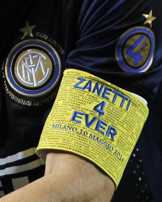 SquawkaPhotos's tweet photo. Javier Zanetti: Inter legend. http://t.co/HJR9yXX6iY