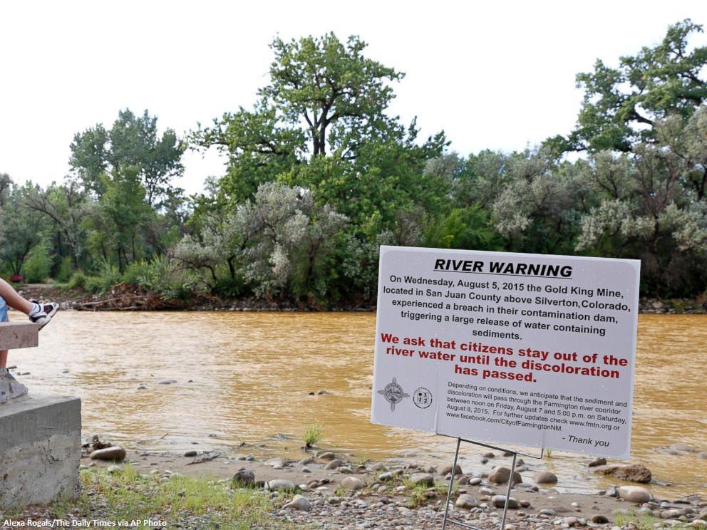 ABC's tweet image. 3M gallons of toxic water turns CO river orange; spill continues to flow through other states: abcn.ws/1gsZJSo
