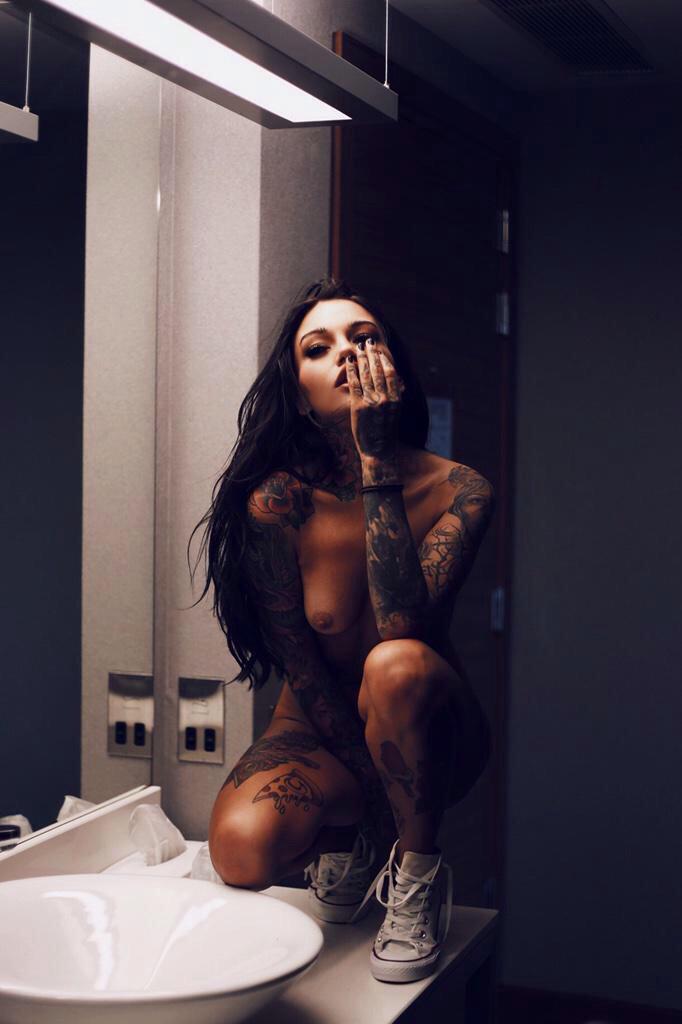 ArijanPott's tweet photo. She's as bored as me... #tattoo http://t.co/cYUla9XULq
