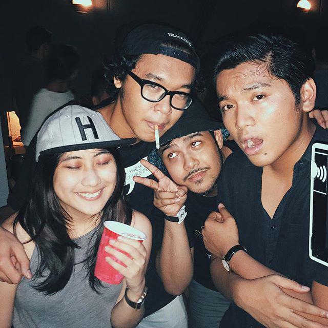 deejfabian's tweet photo. yay for friendship #zhostelph #welcomebackbp #bukaspologangsena #kaladkararinpaolo http://t.co/qGG3aHTTtP http://t.co/VMTXY1yTTU