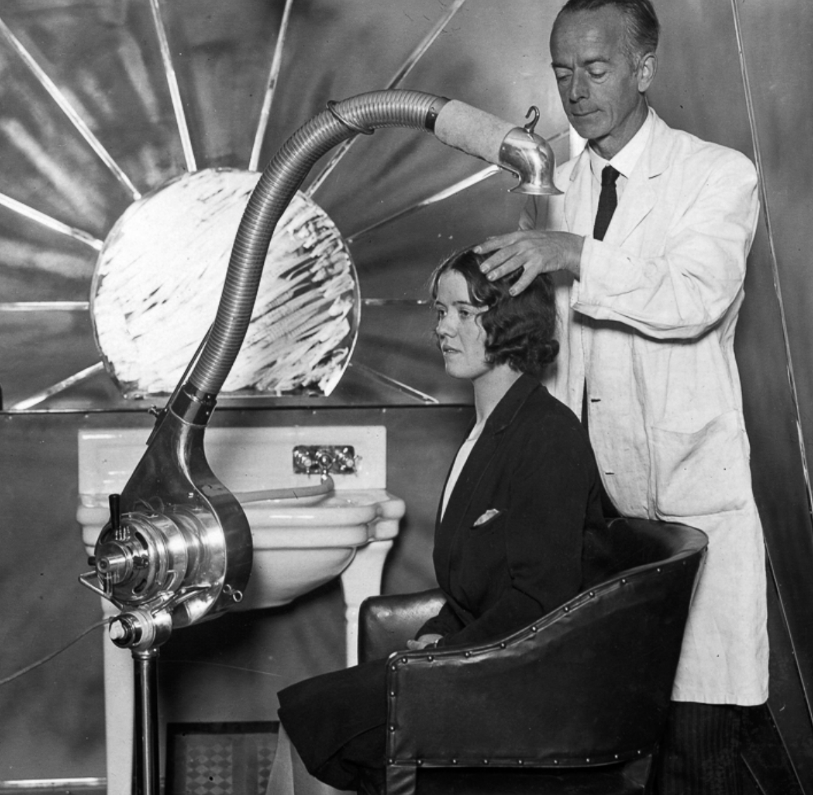Early hair dryers were pretty intense. Another cool theretronaut production. Jim Roberts