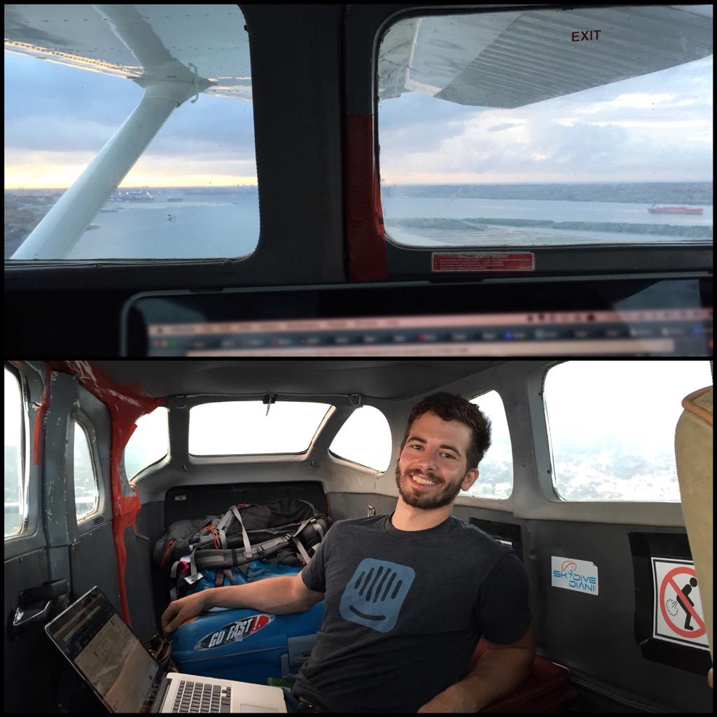 skythediver's tweet photo. Most exciting #digitalnomad office yet, flying to Mombasa with 4G @SafaricomLtd internet en route. #intershirt http://t.co/jh8CDu5tDg