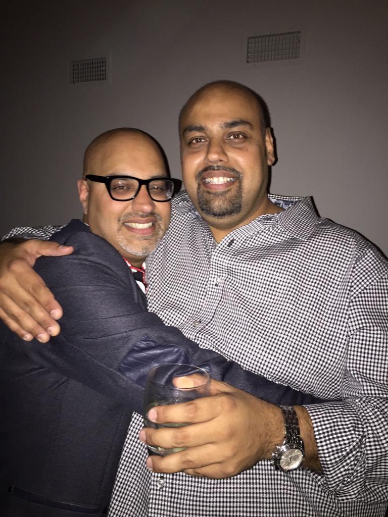 AdvaneyS's tweet photo. Spending a great evening with my brother. http://t.co/lTemzRoWDs