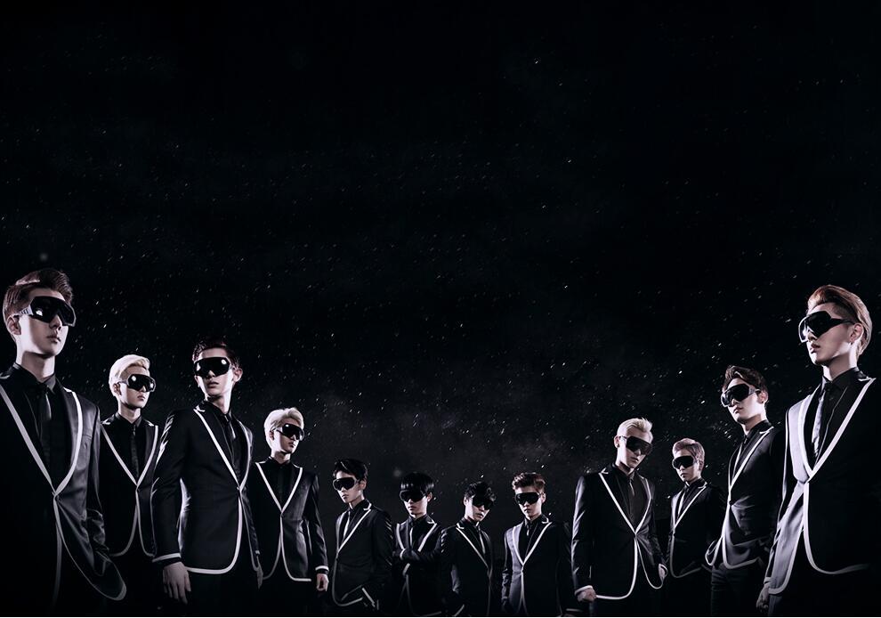 exothrowback's tweet photo. How glorious EXO 12 is when together. http://t.co/zrARiKyuCm