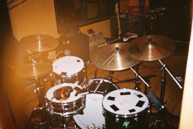 flowondrums's tweet photo. Last #february #studioopusgrestain recording with Rumble 2 Jungle #gear #gearporn #studio #recording #vintage http://t.co/QKNs0VZyFq
