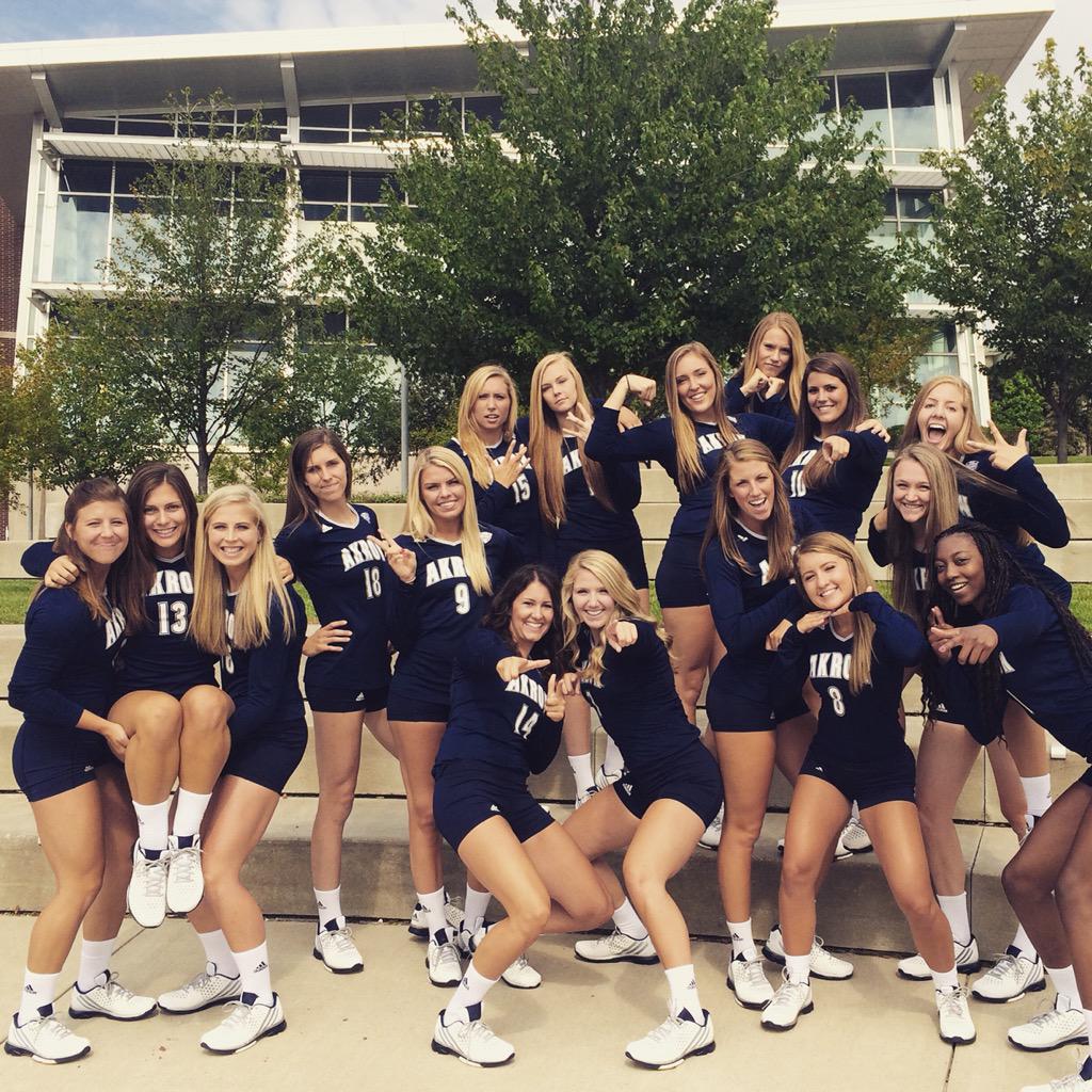 ZipsVB's tweet photo. That's a wrap on picture day, on to testing! #zipspreseason #ZipsVB #RIZEUP http://t.co/MOulrfmv9s