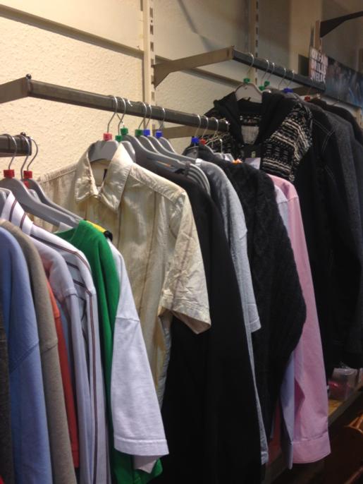DeliaCazzato's tweet photo. Por favor #PinnerFellas can u #DonateAnySnazzyShirts it's all to #DullAndDrab #MensSection @OxfamPinner 👬👬 http://t.co/99FRcJTdSo