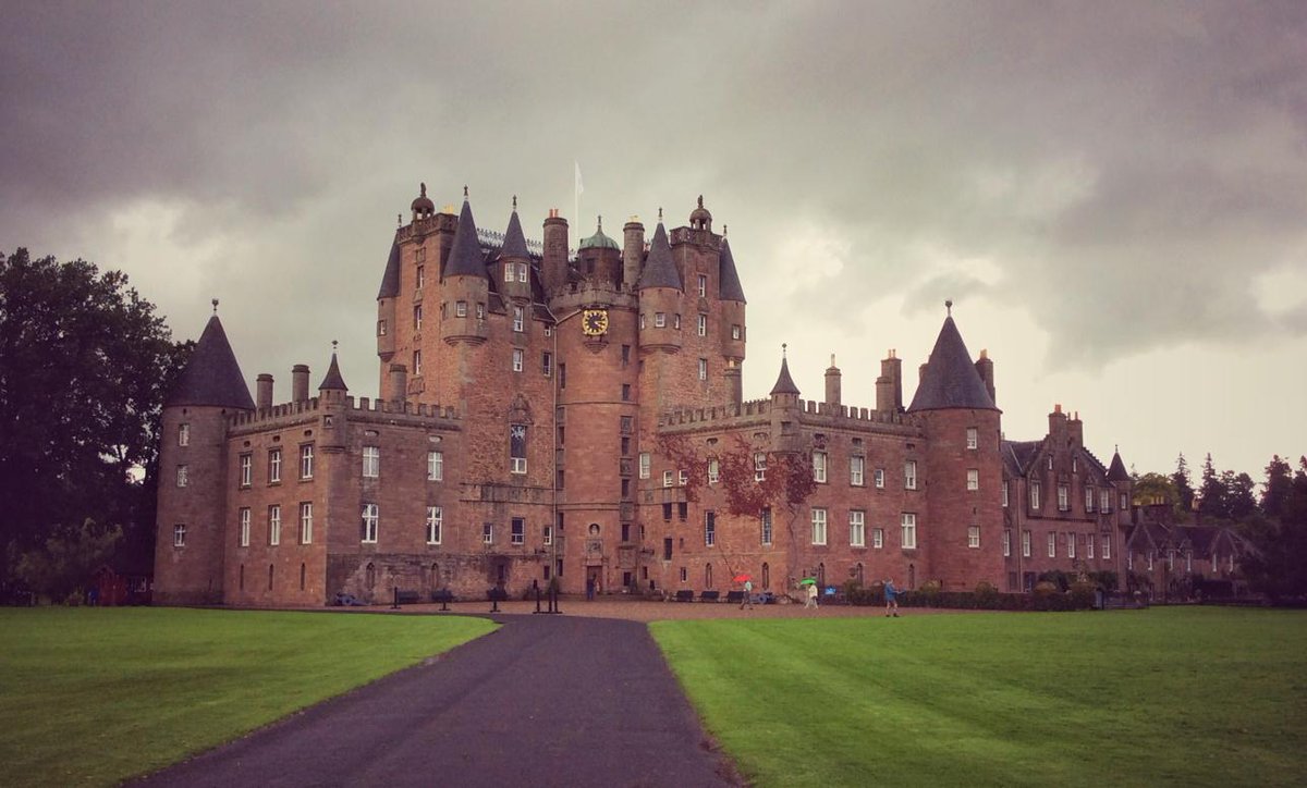 threeinchfools's tweet photo. We've arrived @GlamisCastle! Time to get ready to perform in a fireplace this evening, 8pm! #thetempest #foolsontour http://t.co/4MUbB0dH6V
