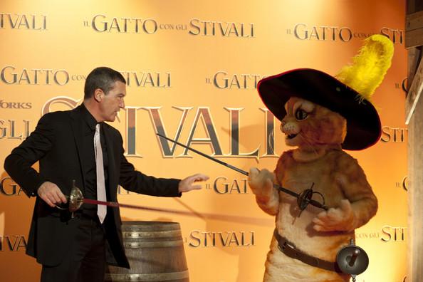 From Matador to Puss in Boots, Antonio Banderas cuts a stylish figure. Happy bday (Aug 10, 1960) to the Latino Lover! 