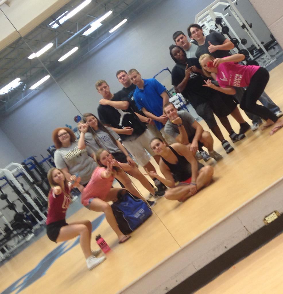 Northmen_STUCO's tweet photo. Oak park stuck helping out freshmen orientation! #jumpstartOP http://t.co/jd6aSDCAq7