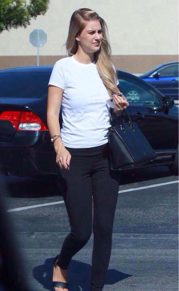 brianasource's tweet photo. #NEW #HQ Briana Jungwirth getting a passport on August 5th 2015 #1-4 http://t.co/ffSgdUREYy