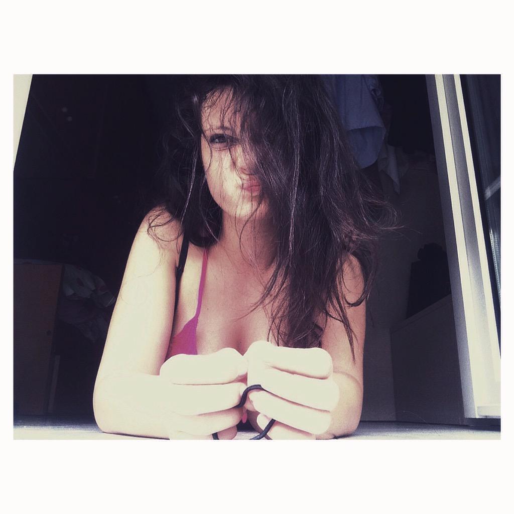 MickyStellina's tweet photo. • Rebel •
#me #likeforfollow #likeagirl #FOLLOWTRICK #followforfollow #Instagram #twitterblades #Facebook #Twitter http://t.co/Tgs9l43GyY