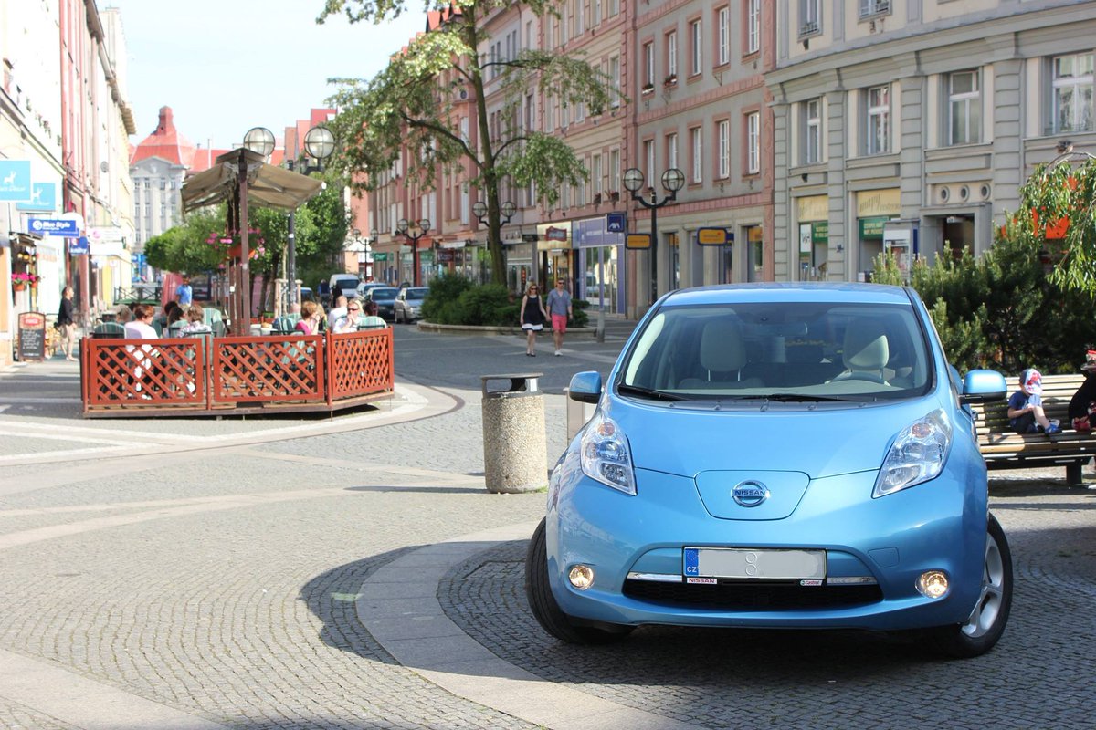NissanElectric's tweet image. RT if you get people asking about your #LEAF.