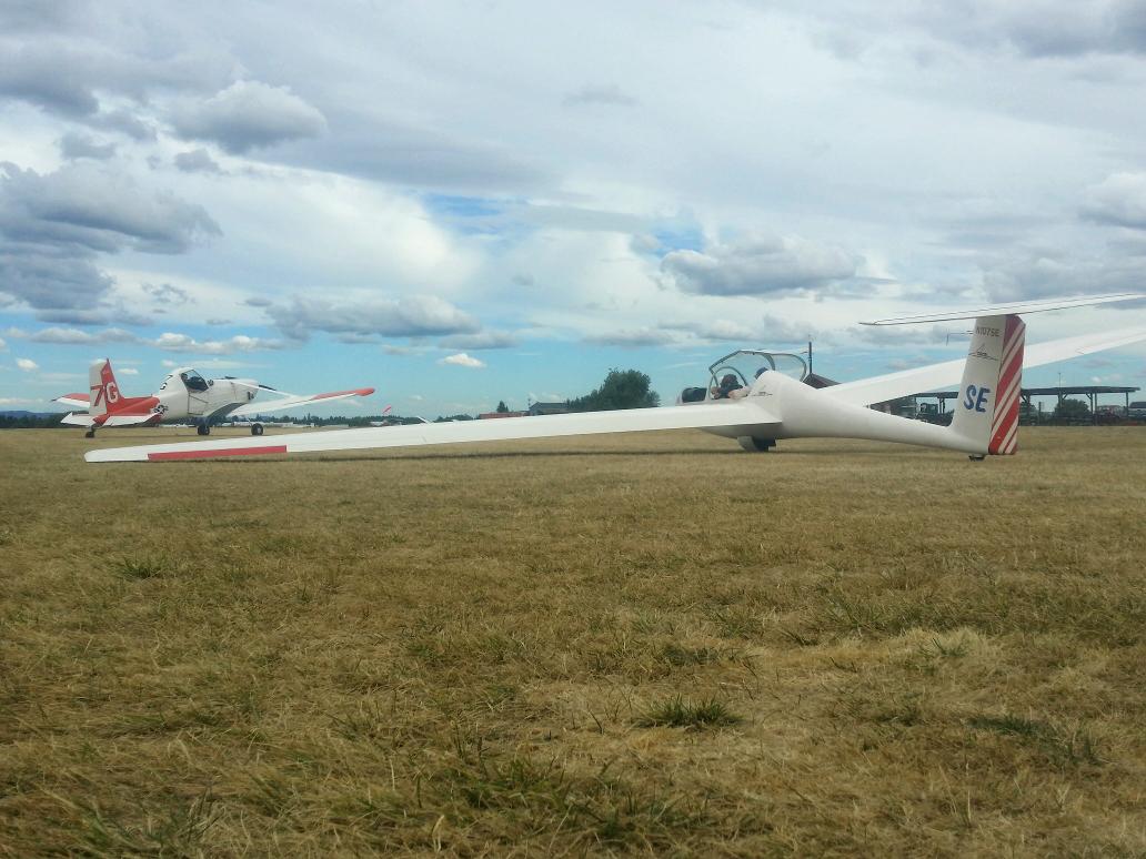 The glider about to be pulled up into the air