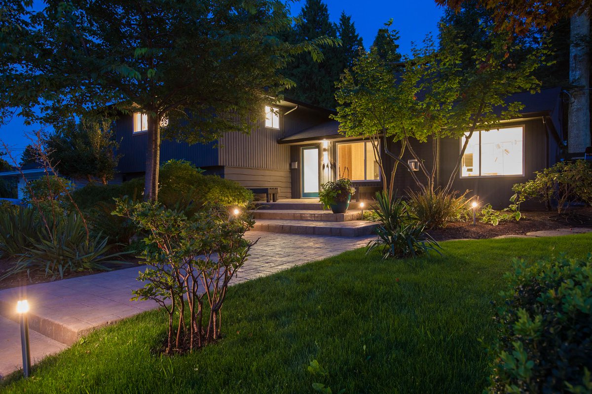 WestCoastEscape's tweet photo. Call Georgia today and find out why Ladner &amp; Tsawwassen are a great place to invest! http://t.co/879umRmuqq http://t.co/GucghKwAvJ