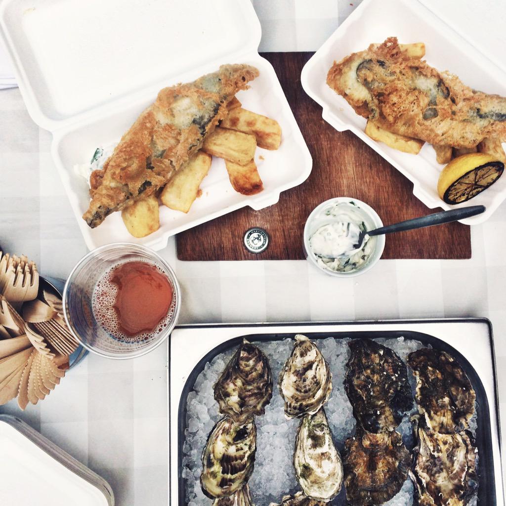 helencathcart's tweet photo. Check out the takeaway fish and chip stand outside @bonniegull Foley St with beers on tap when the sun shines http://t.co/MHpwkD9njF