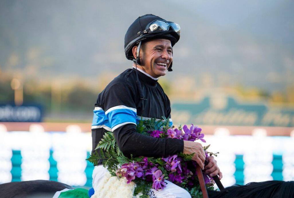 Happy Birthday to one of my favorite jockey and one of the best. Hall of Fame jockey Mike Smith. 