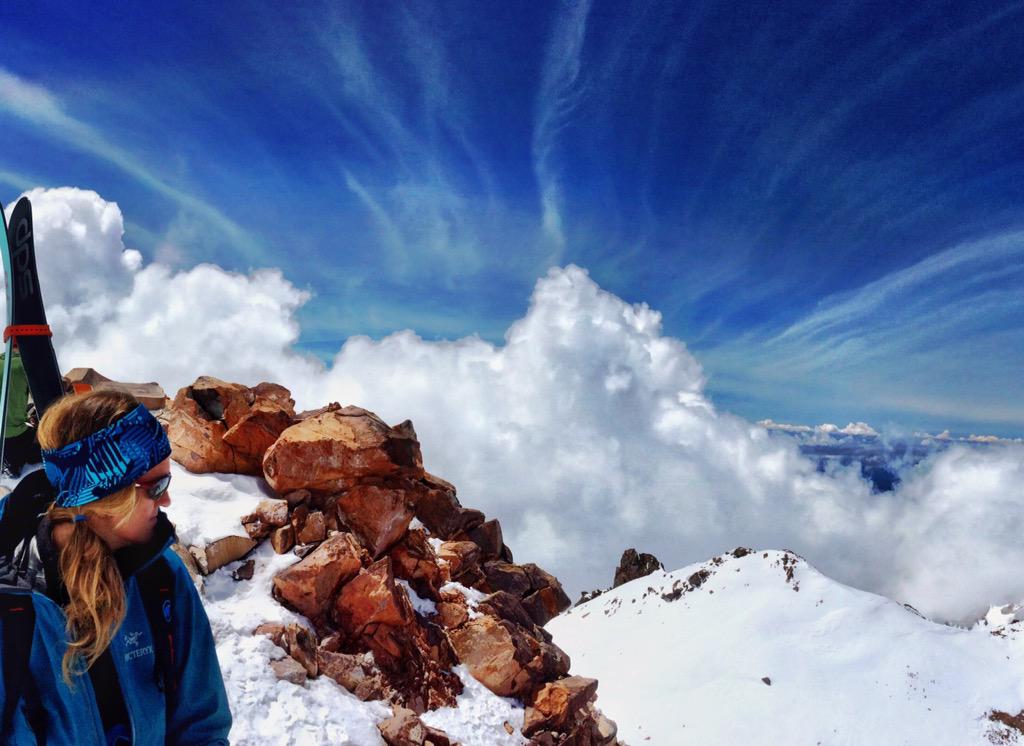 Forrest_Jillson's tweet photo. Topping out on Mt. Shasta on this Mtn crush Monday @volklskis @Arcteryx @DiscreteHats @Opedix @backcountrycom @jhski http://t.co/WKrHjgtrND