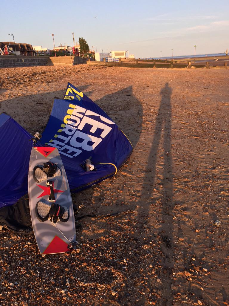 heliboy999's tweet photo. End of a summer day at Chalkwell beach @ChalkwellLG @LoveSouthendUK @YourSouthend @thestrings07 @AntifragileDoc http://t.co/dhLazRrEG7