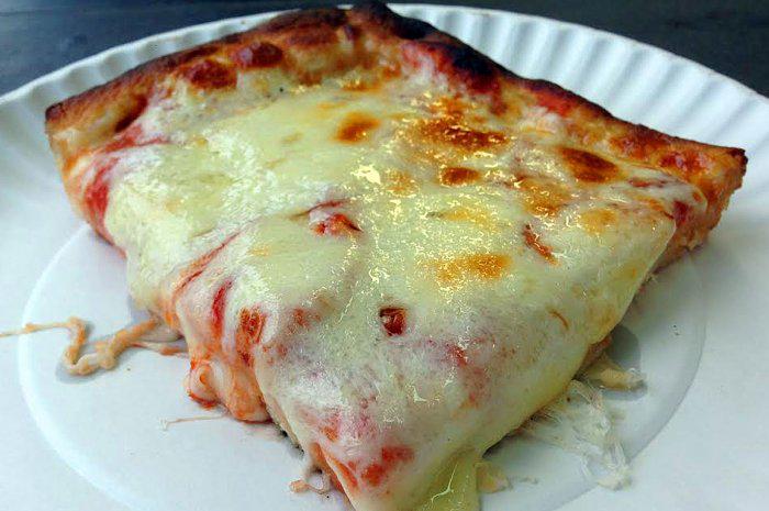 thedailymeal's tweet photo. #101BestPizza: @PizzaVetriPHL, @NewParkPizza, @MargotsPizza, Sal’s Pizza, Roseland Apizza! http://t.co/axvSlmxB4f http://t.co/y4lyGqMR0Y