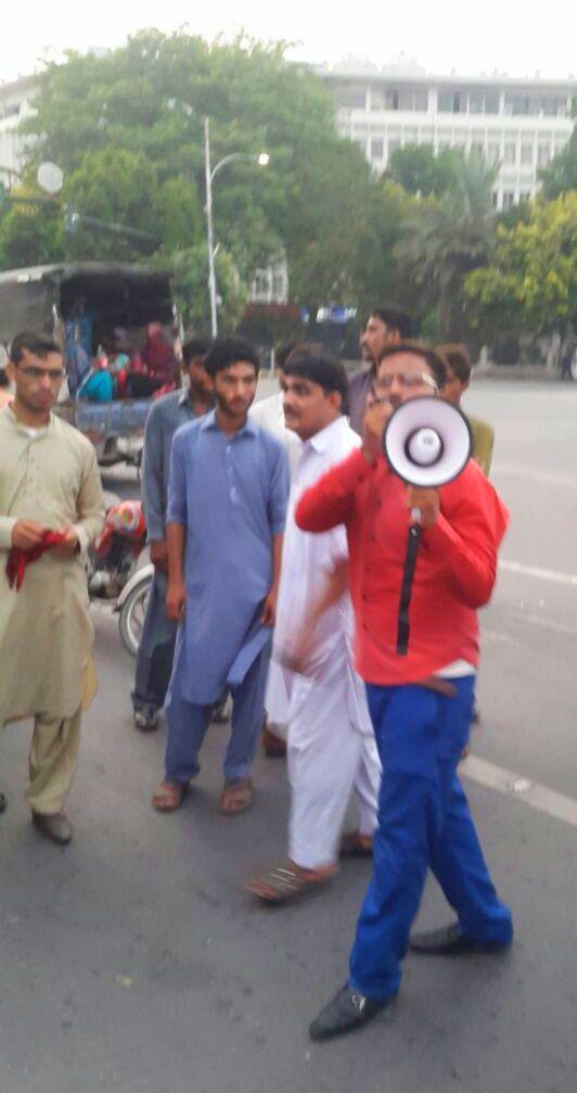 AqibSarwarPPP's tweet photo. "مٹ جائے گی مخلوق تو انصاف کرو گے"
"Civil Society" Protested Against #ChildAbuseScandal 
#StopChildAbusing http://t.co/BH9tdKgVna