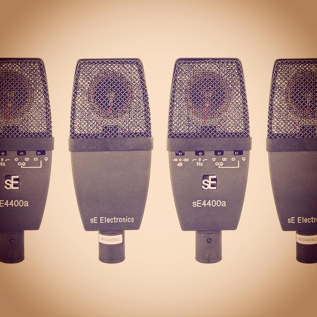 sE_Electronics's tweet photo. Front to back, back to front. #microphone #recording #sE4400a #StudioLife http://t.co/KXFpQNeRGa http://t.co/e4rmsCFMgd