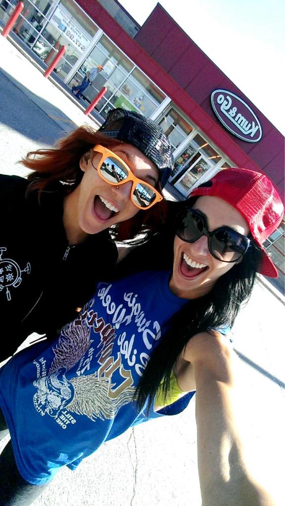 BrittanyPerk's tweet photo. Road trip with @laurajmurf #Vegas here we come! #murfkinsroadtrip #ontour #bff http://t.co/lZej4ImvZN