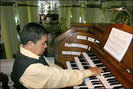 SedeycAG's tweet photo. Entérate de los #conciertos en el marco del II Curso Nacional de Órgano Litúrgico 
http://t.co/WECOwDJAbY http://t.co/8JvH8LtX8A