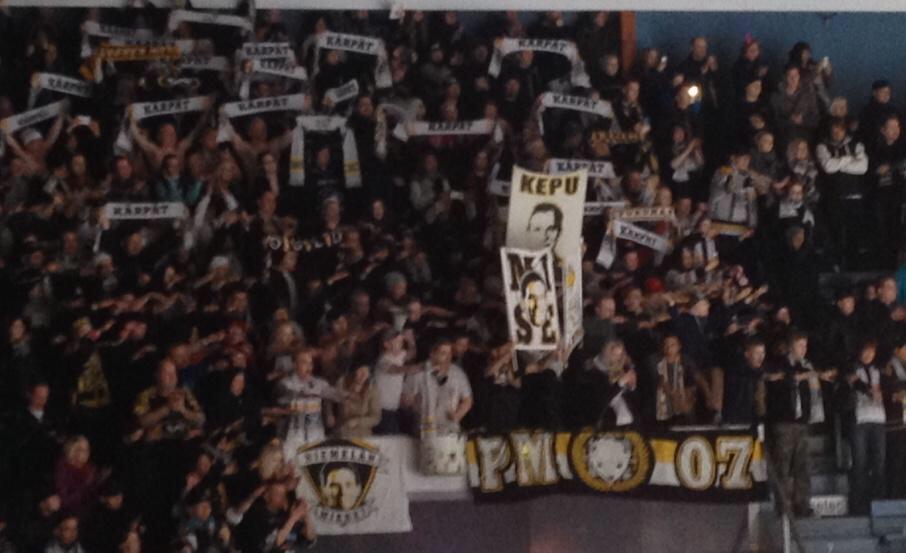 HOCKEYEURO's tweet photo. Fans of Oulun Kärpät (@OulunKarpatFi)

#Finland #Suomi #Liiga @Poromafia http://t.co/FtQXwxs5KI