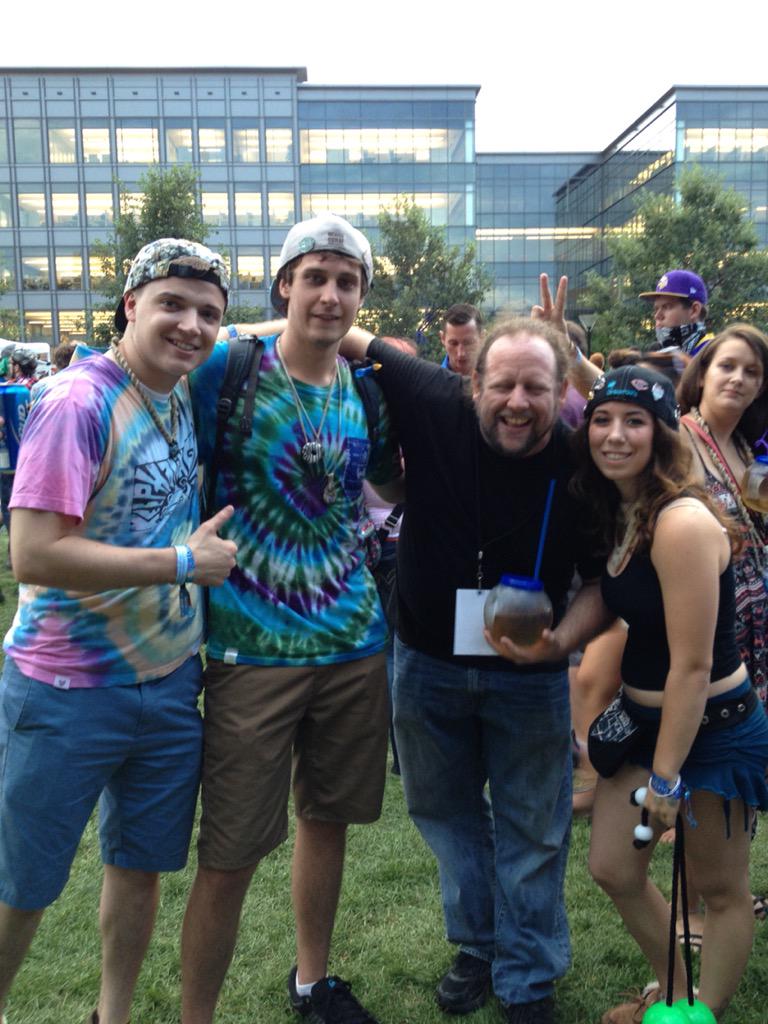 KromeSounds's tweet photo. @EOTOmusic got rained out this year at #515Alive :/ but at least we got to meet Jason! #GoodWeekend #IowaIsClean http://t.co/jB3NHoeUmj