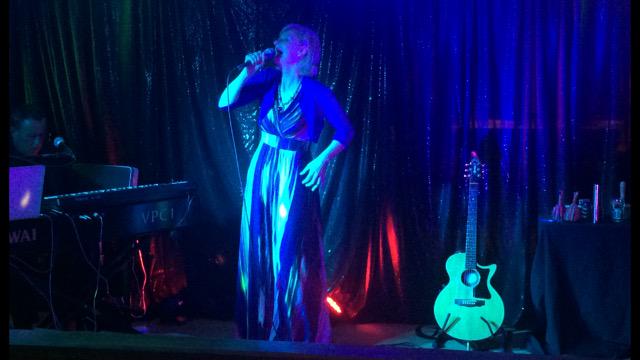 A big happy birthday to Julia Fordham 2day who was simply brilliant last week at Lily\s in Hayling Island 