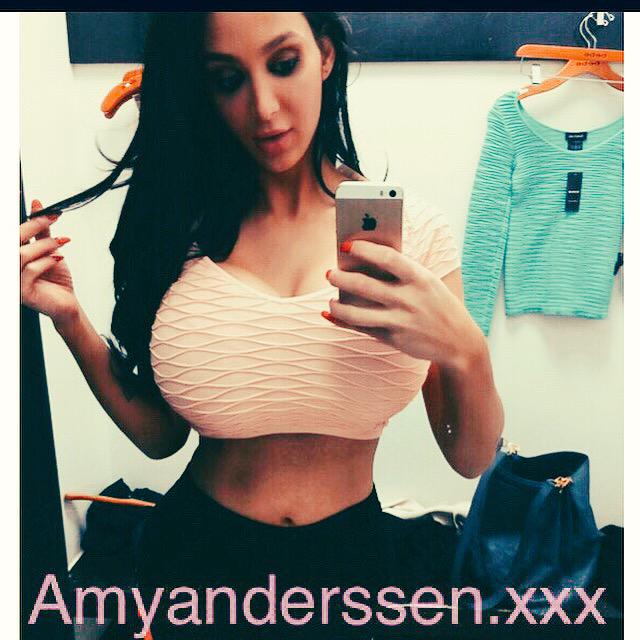 Dailys posted http://t.co/RrBAKjwYIu #amyanderssen #fetish #bigboobs #brunette http://t.co/ZxZ78DkkS