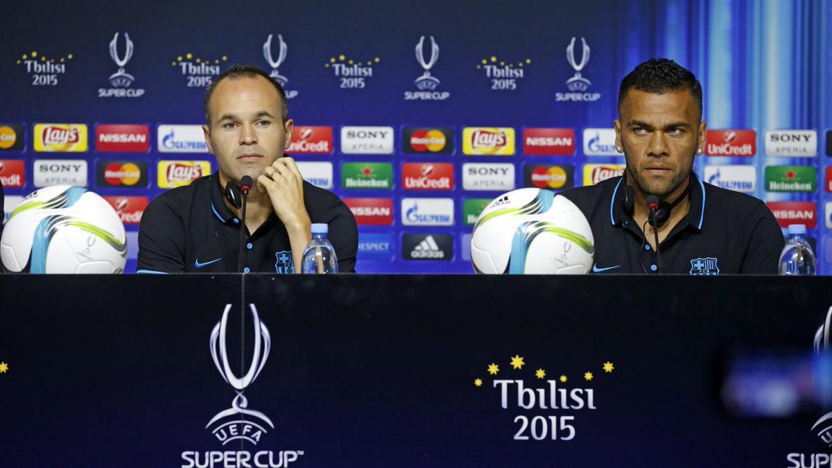 FCBarcelona_es's tweet photo. Iniesta y Alves: “El favoritismo debe demostrarse sobre el césped” #FCBlive #DRE4M #FCBSevilla http://t.co/Puv388EypF http://t.co/QqV7H8wPOM