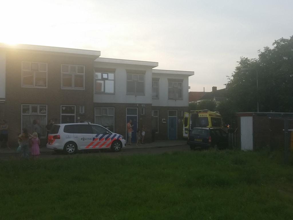 Slagersplein kampen betreft incident met een kind , Ambulance gaat zo dadelijk weg.