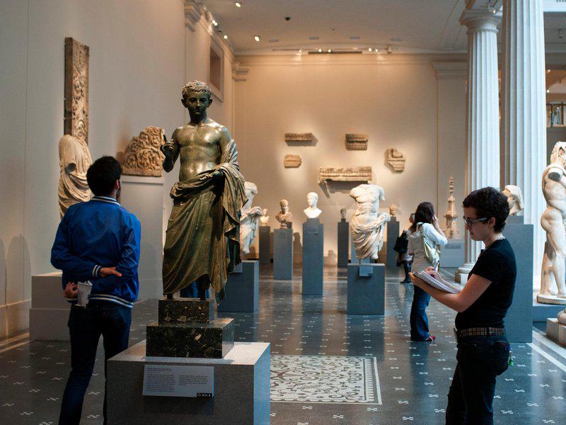 SmithsonianMag's tweet photo. Humans evolved to be moved by art http://t.co/unE3fEfGnA http://t.co/hcoeuLMb0K
