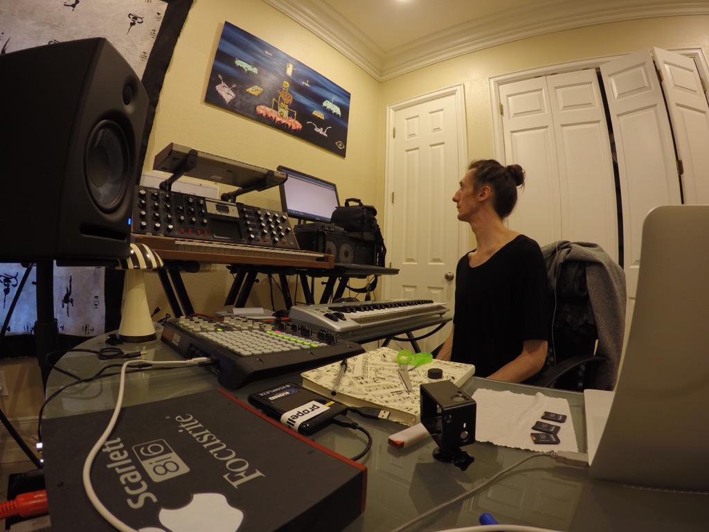 Yo! #studio #studiolife #StudioCity #studioflow #manbun #manbunmonday #hiphop #alternative #electro #edm #moog #KORG