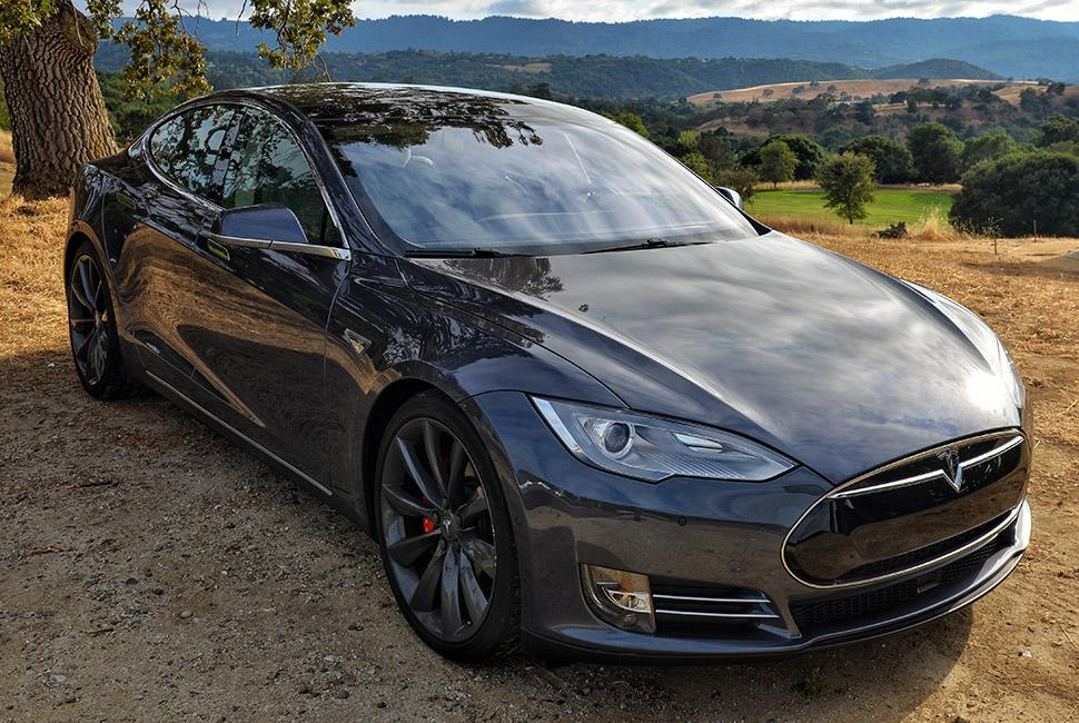 gearpatrol's tweet photo. We've concluded that the P85D is pretty much the best car in the world. http://t.co/HjKVnxmRFg #Tesla http://t.co/hKszDz2OtW